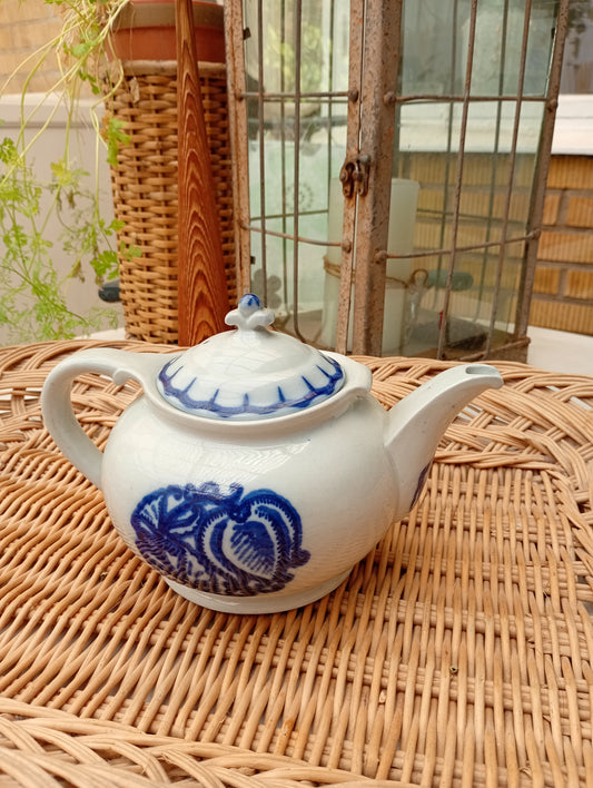 Tea Pot "Lily Blue" designed by Wilhelm Kåge (Sweden, 1917)